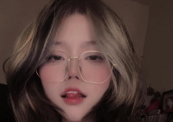 Nhiều người dễ dàng nhận ra Linh Chi là fan cứng của T1 và Peyz khi thường xuyên theo dõi lịch thi đấu và chia sẻ khoảnh khắc cổ vũ.