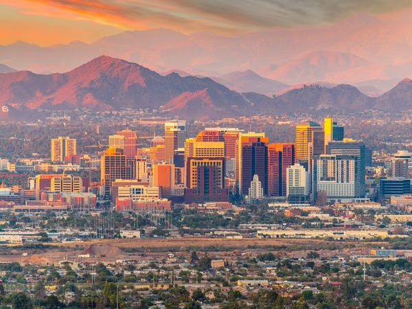 Chính quyền bang và các trường đại học đang đẩy mạnh đào tạo kỹ thuật viên vi mạch.