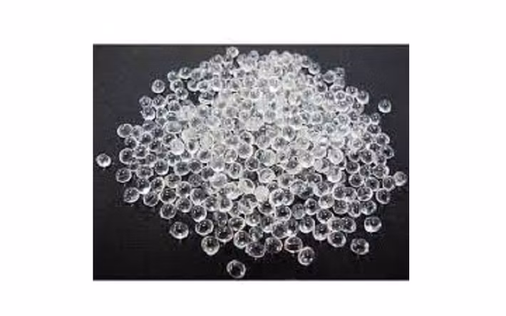 Nguồn cung vật liệu này bị gián đoạn sau khi khu phức hợp công nghiệp và hóa dầu tại Jubail, Saudi Arabia, một trong những trung tâm sản xuất PPE lớn nhất thế giới, phải ngừng hoạt động do căng thẳng địa chính trị và những rủi ro liên quan đến vận tải hàng hóa qua eo biển Hormuz.