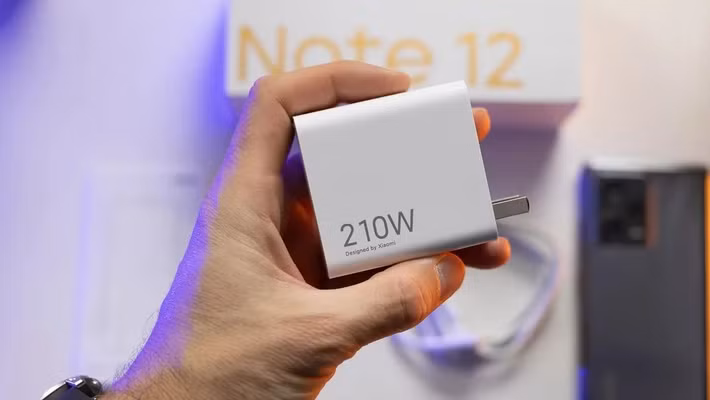 Tốc độ sạc nhanh không phải ưu tiên hàng đầu, bởi sự khác biệt thời gian không quá lớn.