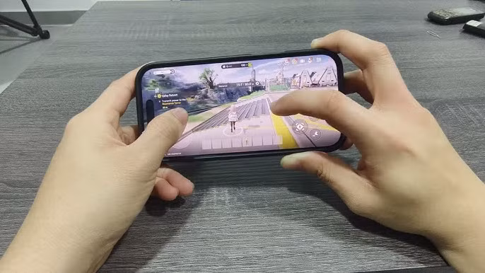 Apple cũng được cho là nâng cấp hệ thống tản nhiệt, giúp thiết bị duy trì hiệu suất trong thời gian dài, biến smartphone thành một nền tảng gaming thực thụ.