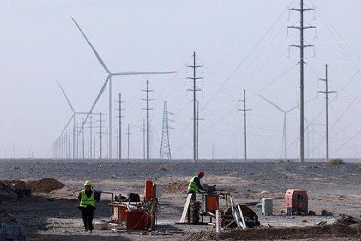 Nhiều nhà phân tích cho rằng chỉ riêng trong năm 2025, lĩnh vực này cần bổ sung 40-63 tỷ kWh điện từ gió và mặt trời.