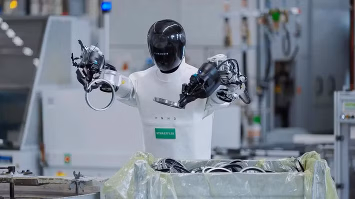 Một cuộc bắt tay giữa startup robot hình người Humanoid của Anh và tập đoàn công nghiệp Đức Schaeffler đang khiến giới công nghệ chấn động khi mở ra viễn cảnh robot tự tham gia chế tạo “đồng loại” trong các nhà máy tự động hóa tương lai.