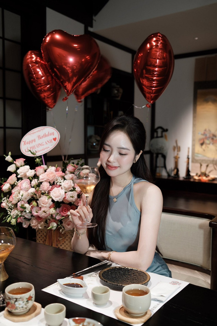 Lê Phương Anh tiếp tục trở thành tâm điểm khi khoe sắc trên sân Pickleball.