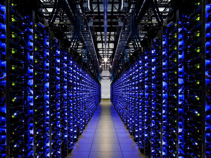 Để giảm áp lực, Bắc Kinh thúc đẩy mục tiêu tăng trung bình 10% năng lượng tái tạo cho trung tâm dữ liệu mỗi năm đến hết 2025