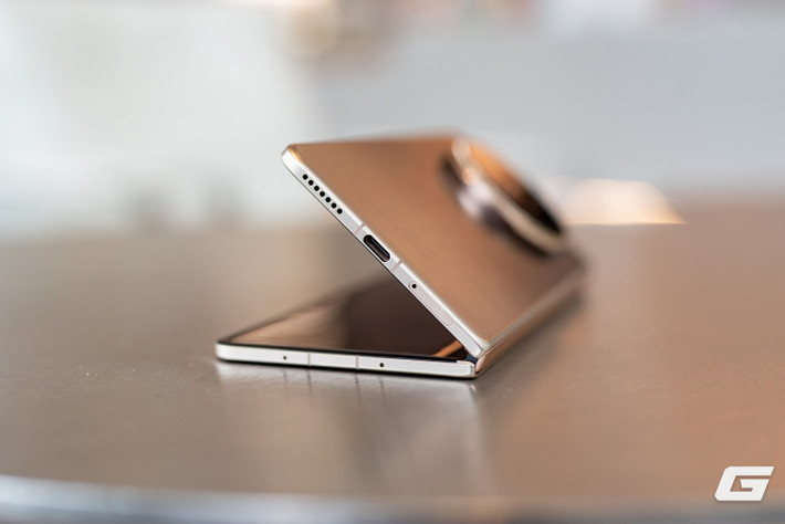 Người dùng sẽ nhận cảnh báo chỉ sau 3 giây khi AI nghi ngờ cuộc gọi có yếu tố giả mạo.(Ảnh: Genk)