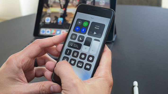 Vì vậy, tắt Wi-Fi và Bluetooth gần như không kéo dài pin, nhưng có lợi về bảo mật.