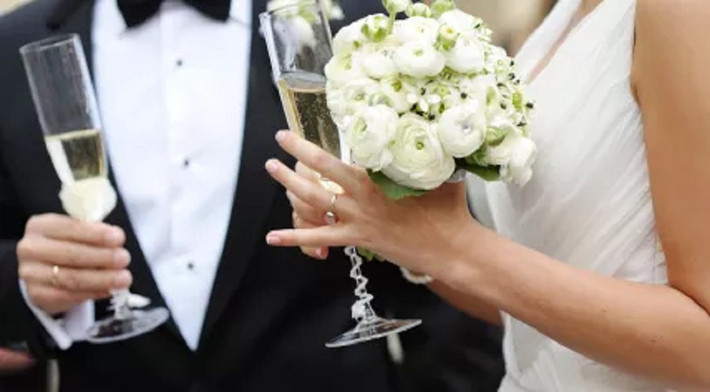 Trí tuệ nhân tạo tạo ra những câu chữ lãng mạn, cảm xúc nhưng lại thiếu tuyên bố chấp nhận nghĩa vụ hôn nhân theo luật định.