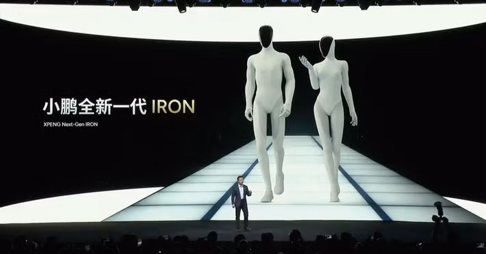XPeng dự kiến sản xuất hàng loạt robot Iron vào năm 2026, mở ra kỷ nguyên robot giống người.