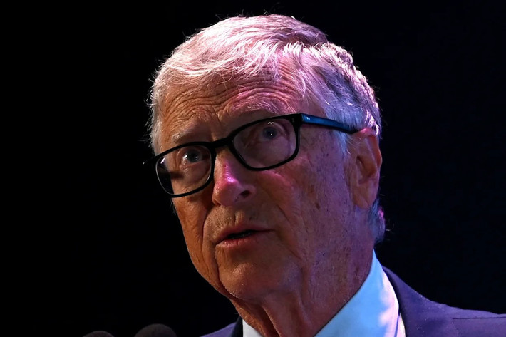 Theo Bill Gates, bản chất của lập trình nằm ở tư duy sáng tạo, khả năng giải quyết vấn đề phức tạp và phán đoán tinh tế khi gỡ lỗi.