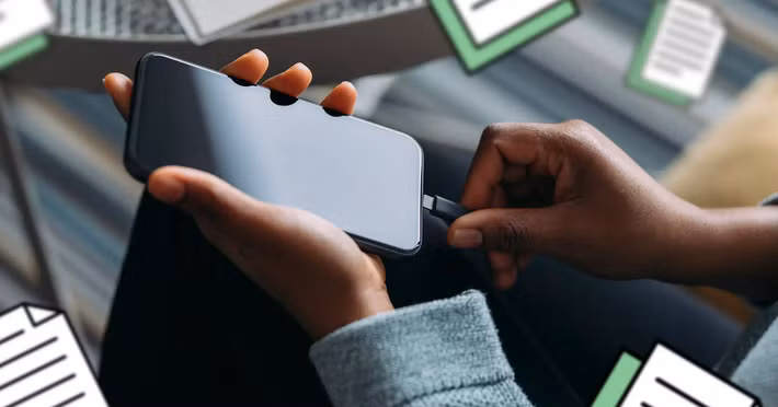 Trong bối cảnh đó, nhiều ý kiến cho rằng thay vì ép thay đổi thiết kế, giải pháp hiệu quả hơn là kiểm soát giá thay pin chính hãng và cải thiện dịch vụ, giúp người dùng sửa chữa dễ dàng mà không phải đánh đổi trải nghiệm.