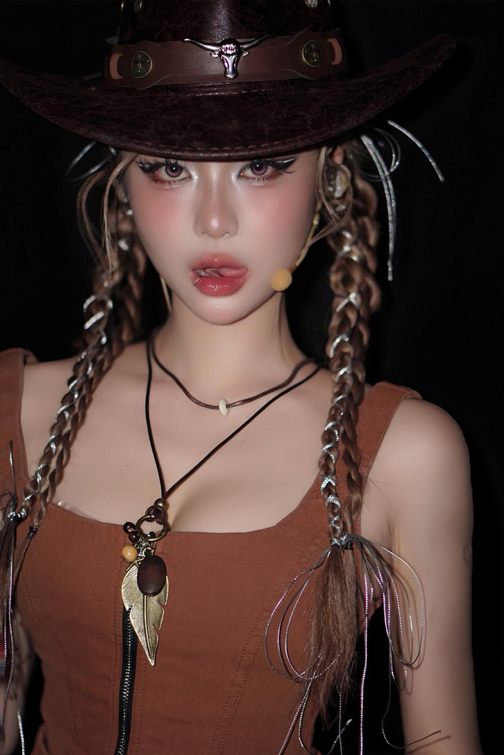 Từ hình ảnh năng động, cá tính, cô nàng giờ đây ngày càng biết cách làm nổi bật bản thân qua phong cách và thần thái.