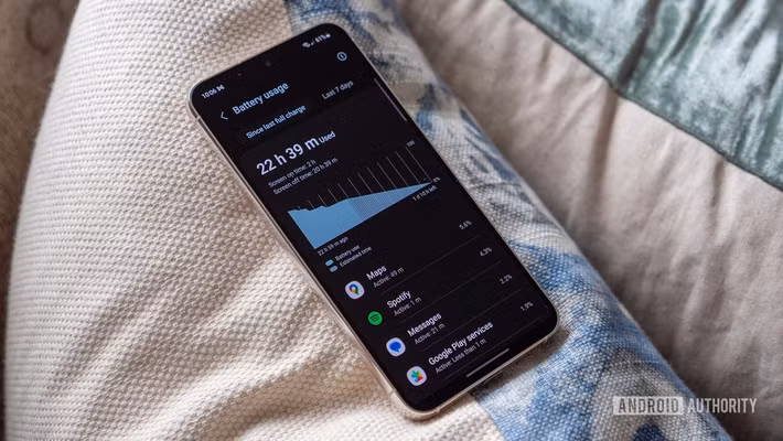 Giới phân tích cho rằng Samsung đang thay đổi chiến lược trước sức ép từ các hãng Trung Quốc vốn dẫn đầu cuộc đua sạc siêu nhanh.(Ảnh: Android Authority)