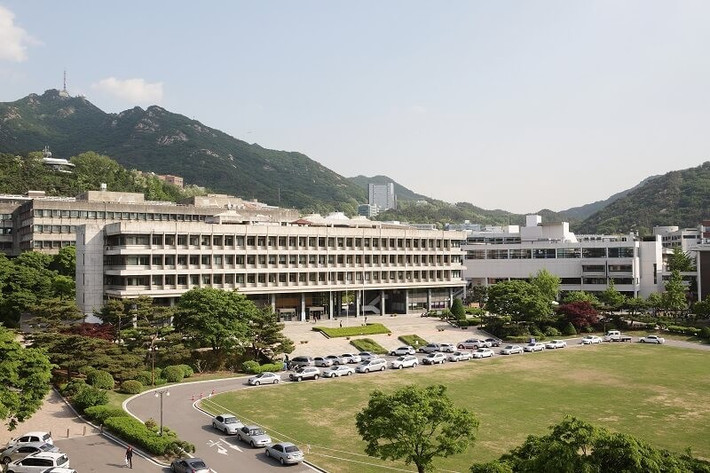 Hiệu ứng domino nhanh chóng lan sang Đại học Quốc gia Seoul và Đại học Korea.