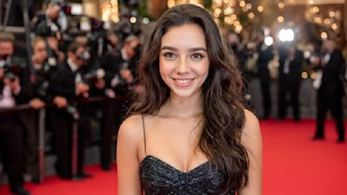 Tilly được xây dựng bởi startup Particle6 và nhanh chóng thu hút sự chú ý nhờ hình ảnh như influencer Gen Z.