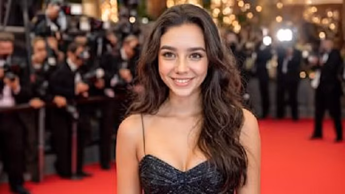 Tilly được xây dựng bởi startup Particle6 và nhanh chóng thu hút sự chú ý nhờ hình ảnh như influencer Gen Z.