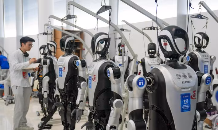 Tuy nhiên, chuyên gia Wang Xingxing khẳng định robot hiện chỉ ngang tầm trí tuệ trẻ 10 tuổi.