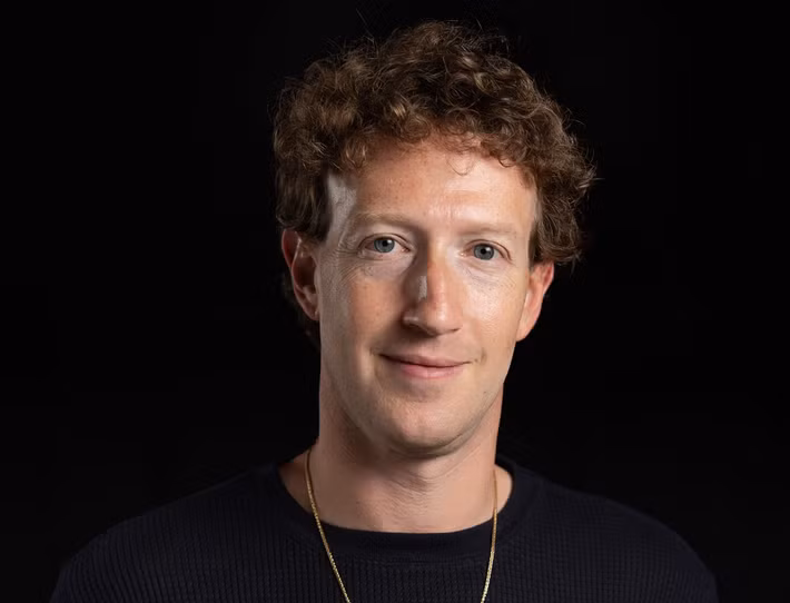 Thông tin Mark Zuckerberg đang phát triển một “bản sao AI” của chính mình để tham gia họp thay đang khiến giới công nghệ toàn cầu xôn xao.
