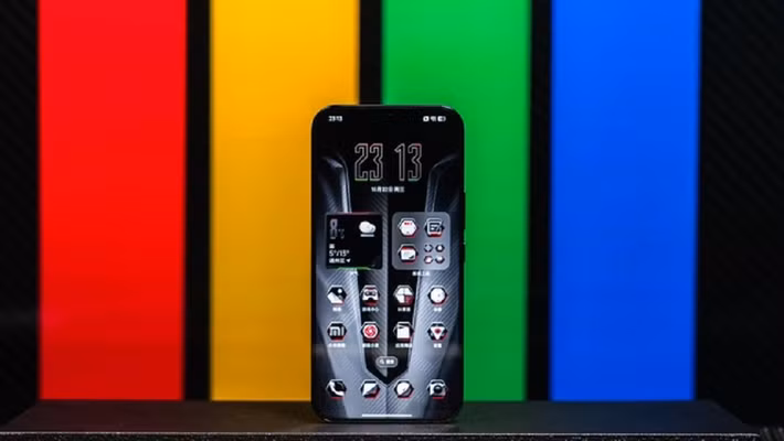 Giao diện phần mềm mô phỏng động cơ Lamborghini, hiệu ứng sạc và biểu tượng đậm chất tốc độ