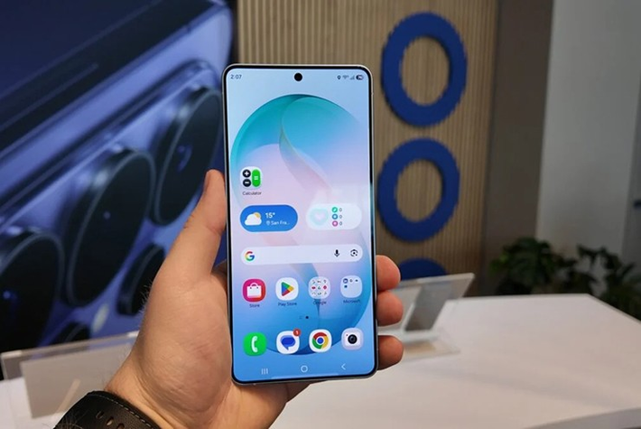 Điều này đồng nghĩa toàn bộ dòng S26 không có màn hình 10-bit thực thụ.