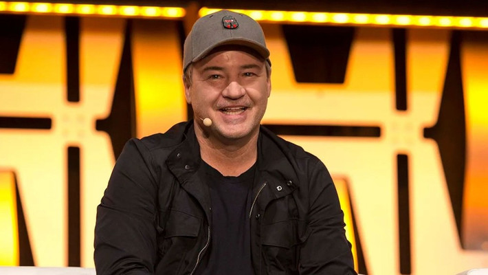 Năm 2010, ông tiếp tục để lại dấu ấn khi thành lập Respawn Entertainment, studio khai sinh Titanfall và Apex Legends.