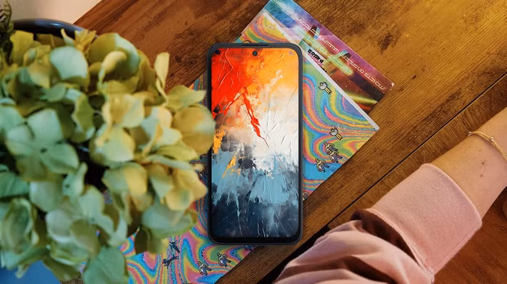 Nhóm thiết bị thực dụng hơn có TCL Nxtpaper 70 Pro với màn hình thân thiện mắt và tích hợp Gemini AI, nhắm tới người dùng đọc nhiều.