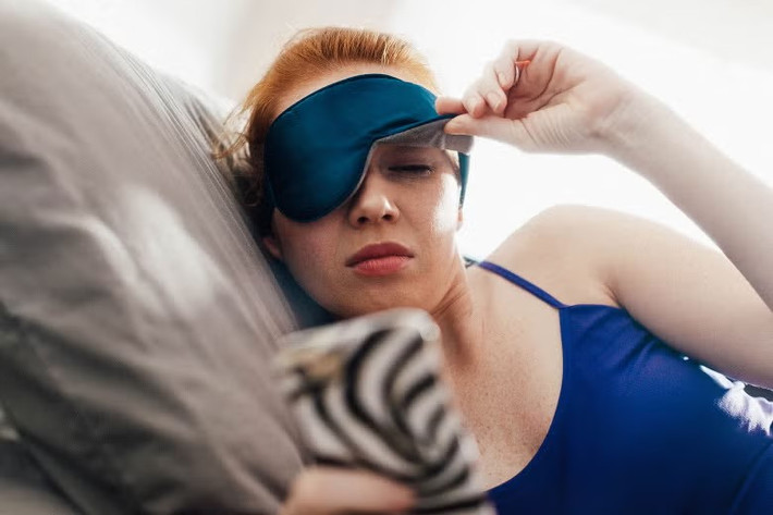 Trên thực tế, Face ID yêu cầu người dùng mở mắt, nên không thể mở khóa khi đang ngủ.