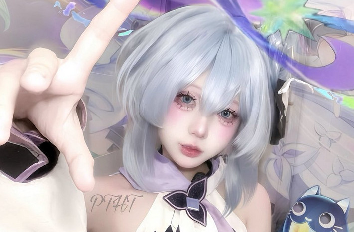 Đây không phải lần đầu Hoài Thương hóa thân nhân vật game, cô từng ghi dấu ấn với nhiều bộ cosplay khiến người xem mê mẩn.