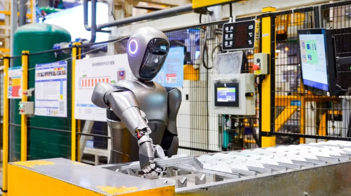 Trung Quốc đang đẩy mạnh hiện đại hóa sản xuất bằng robot và trí tuệ nhân tạo để giữ vị thế công xưởng thế giới.