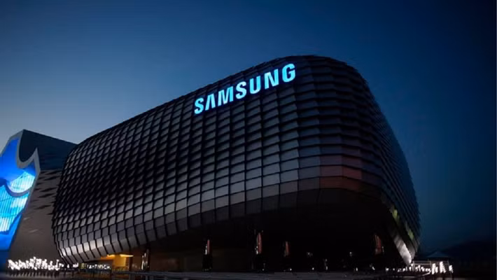 Sau giai đoạn hụt hơi so với đối thủ SK Hynix, hãng đã tái cơ cấu đội ngũ, đầu tư mạnh vào quy trình sản xuất khép kín và tăng tốc phát triển công nghệ.