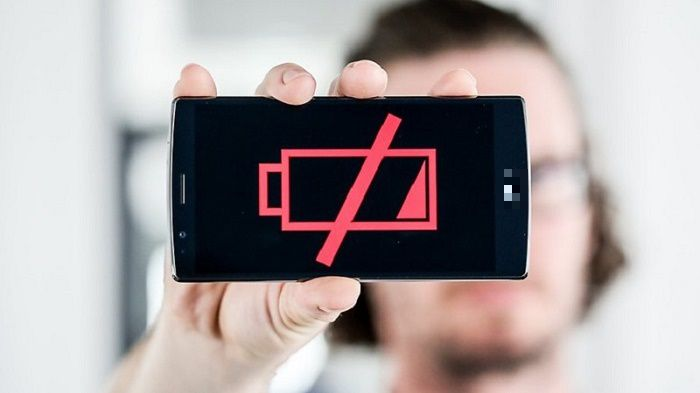 Các bản cập nhật phần mềm không tối ưu hoặc bị lỗi cũng làm pin giảm hiệu suất.