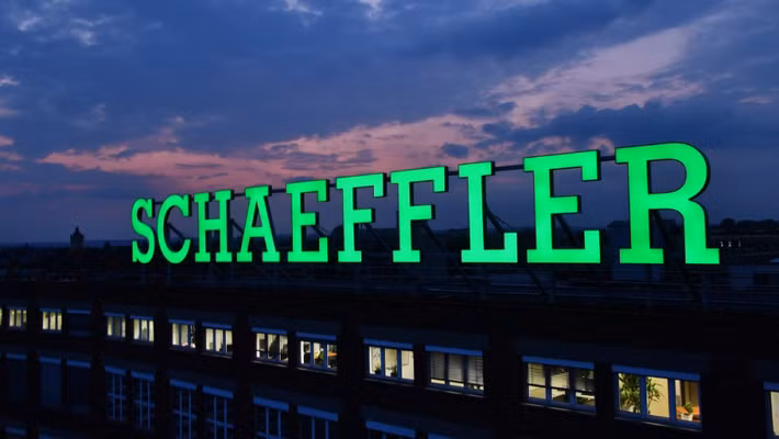 Giới phân tích cho rằng chiến lược của Schaeffler khá giống mô hình Nvidia trong kỷ nguyên AI khi không chỉ sử dụng robot mà còn muốn trở thành nhà cung cấp hạ tầng phần cứng cốt lõi cho toàn ngành robot hình người toàn cầu.