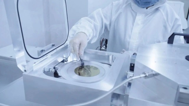 Các nhà khoa học Trung Quốc vừa công bố bước đột phá lịch sử trong công nghệ giao diện não - máy tính (BCI), đưa công nghệ này ra khỏi phòng thí nghiệm.