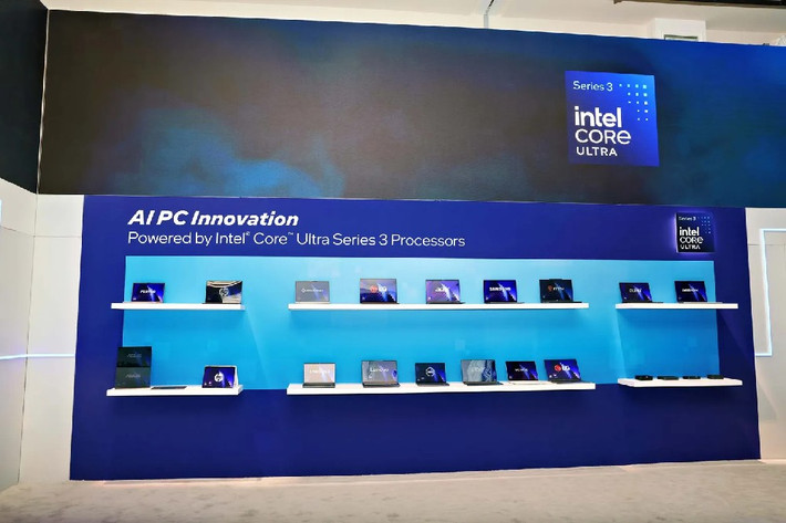 Cách đặt tên mới cho thấy Intel chuyển trọng tâm từ số nhân CPU sang trải nghiệm tổng thể gồm AI, đồ họa và hiệu suất trên mỗi watt.