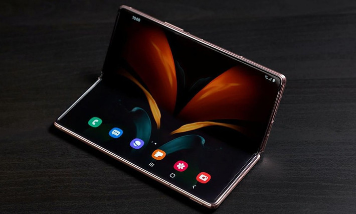 Âm thanh trên smartphone thường mỏng, thiếu trầm do hạn chế kích thước loa.