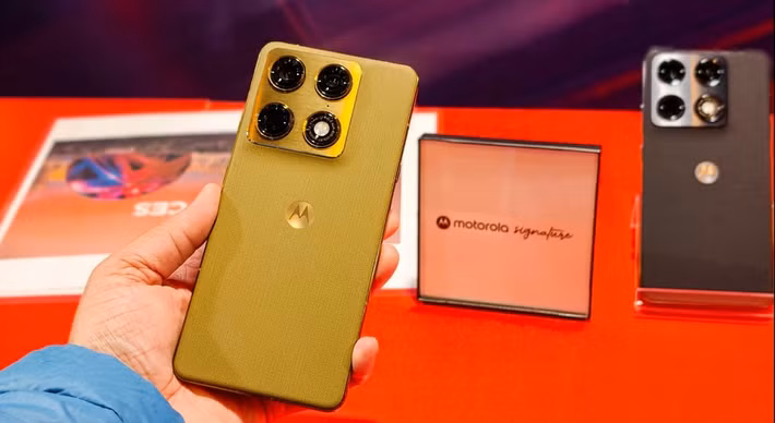 Ở phân khúc truyền thống, Motorola Signature mang cấu hình flagship Snapdragon 8 Gen 5, tập trung vào hiệu năng và màn hình cao cấp.