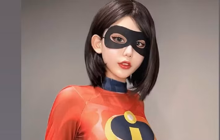 Thế nhưng Kurosakiqi, nữ coser đến từ châu Á, vừa khiến cộng đồng mạng “phát sốt” với bộ ảnh cosplay Elastigirl tuyệt đẹp.