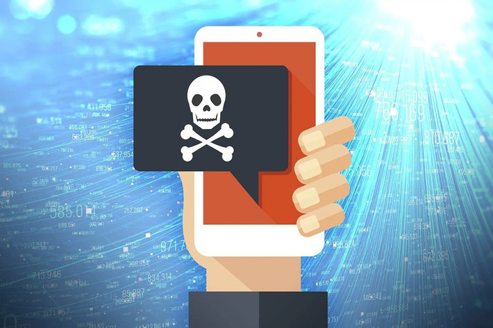 Mã độc này còn giả mạo giao diện Google Play để khiến người dùng tưởng đang cập nhật ứng dụng chính thống.