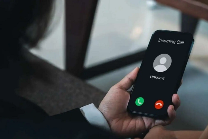 Để tránh rủi ro, người dùng nên kiểm tra số lạ trước khi liên lạc lại.