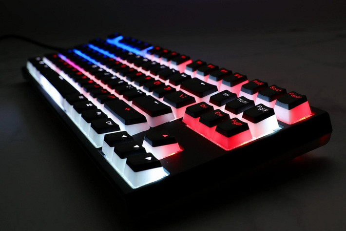 Các layout 75%, 80% hay TKL với keycap pudding RGB tạo hiệu ứng ánh sáng rực rỡ.