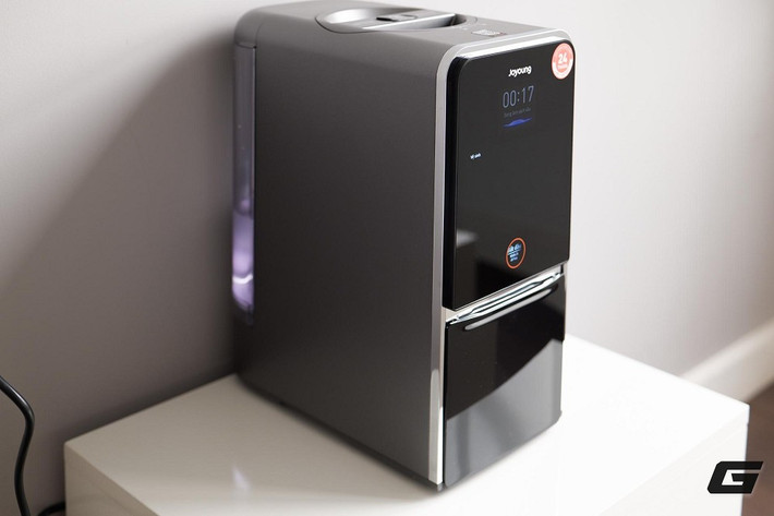 Joyoung K7 Pro là mẫu máy làm sữa hạt cao cấp đang thu hút sự chú ý nhờ loạt công nghệ hướng đến sức khỏe và trải nghiệm rảnh tay. (Ảnh: Genk)