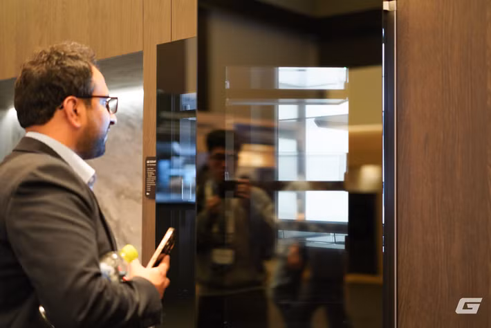 Không còn đơn thuần là các thiết bị độc lập, hệ sinh thái LG SIGNATURE 2026 được xây dựng như một nền tảng thông minh, trong đó AI đóng vai trò trung tâm giúp các thiết bị “hiểu” và thích nghi với người dùng.(Ảnh: Genk)