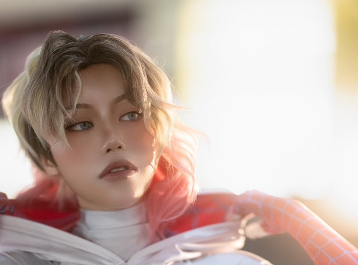 Ain không chỉ cosplay nhân vật mà còn xây dựng hình tượng phụ nữ tự tin, làm chủ cơ thể.