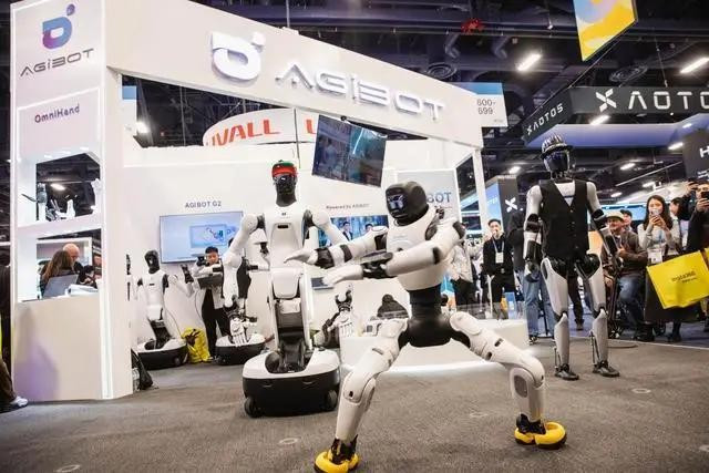 Truyền thông Trung Quốc cho biết robot nước này đã trở thành tâm điểm tại CES 2026 ngay từ những phút khai mạc đầu tiên.