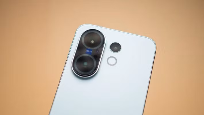 Điểm gây chú ý nhất chính là viên pin khủng 6.500mAh, trụ vững suốt hai ngày sử dụng.