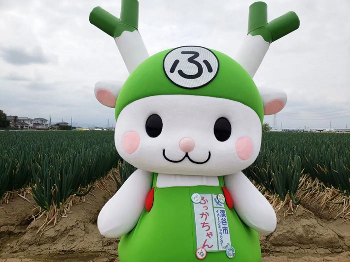 Các linh vật Yuru-chara xuất hiện để tạo sự gần gũi và giảm khô khan.