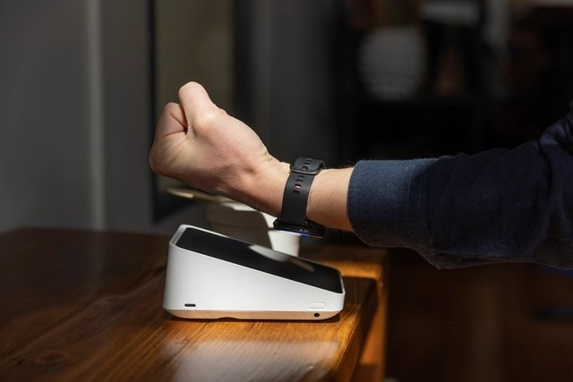 Garmin Việt Nam vừa công bố hợp tác chiến lược với MoMo, tích hợp thanh toán QR trực tiếp trên đồng hồ thông minh.