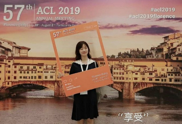 Cô từng góp phần phát triển DeepSeek-V2, mô hình AI gây chấn động toàn cầu năm 2024.