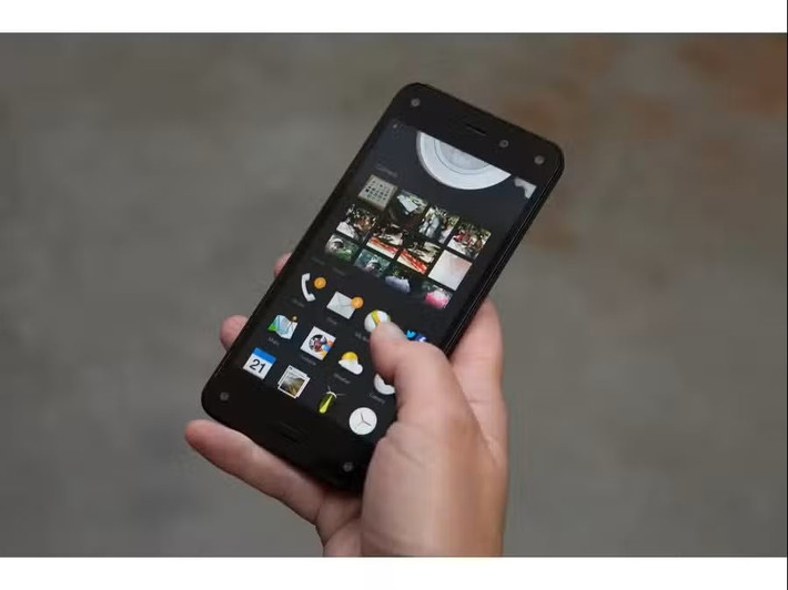 Amazon Fire Phone có tới 5 camera mặt trước nhưng thiếu kho ứng dụng Google, khiến người dùng quay lưng.