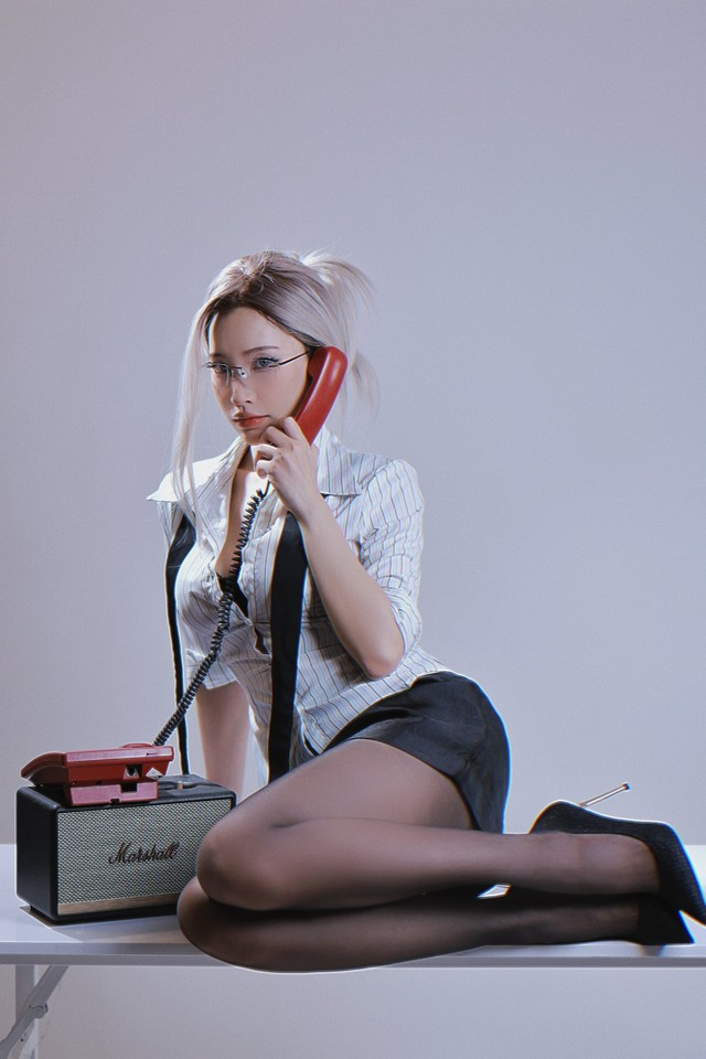 Lily Phan là cái tên quen thuộc trên TikTok và Facebook Reels với phong cách quyến rũ, vui tính.